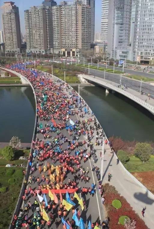 鳴槍開炮，奔跑吧，寶貝！