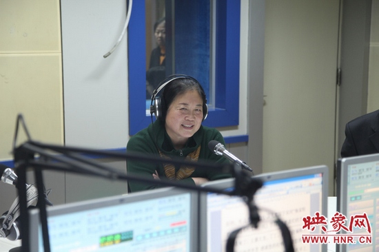 河南省工商局黨組書記、局長周春艷做客信息廣播