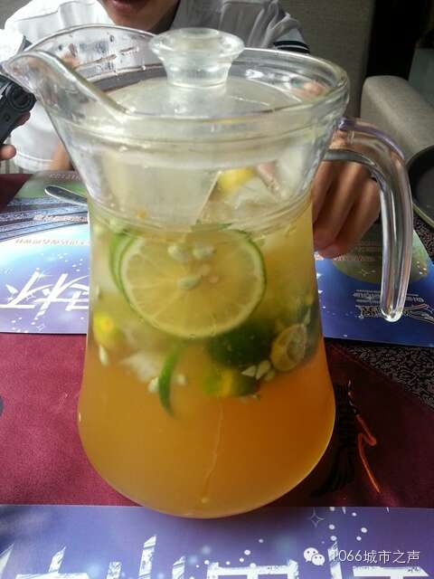 金桔青檸汁。唇齒留香！