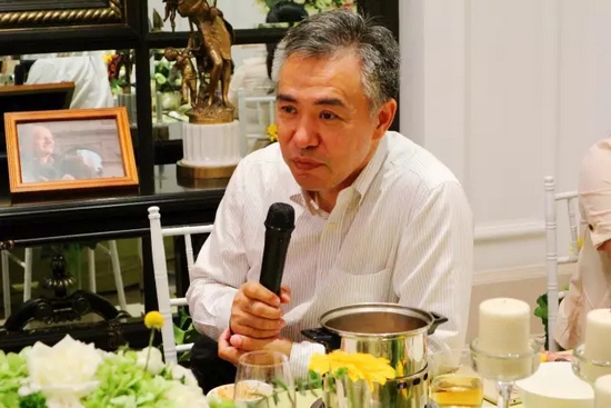 就藝術(shù)品投資收藏、人工智能、基因檢測等話題，劉東曉博士一一做了分析講解。