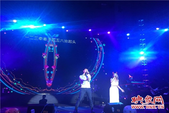 丁當(dāng)現(xiàn)場(chǎng)分享了她的代表曲目，《猜不透》全場(chǎng)大合唱，歌手嚴(yán)爵充分展現(xiàn)創(chuàng)作型歌手的特點(diǎn)。