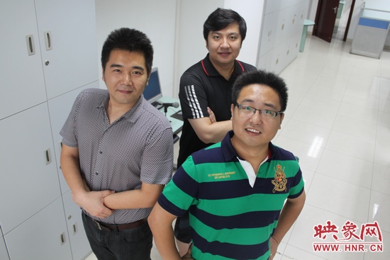 《網(wǎng)絡(luò)全搜索》主持人康巖、陳弓、趙凱