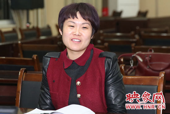 “焦裕祿式好干部”楊艷敏接受采訪。