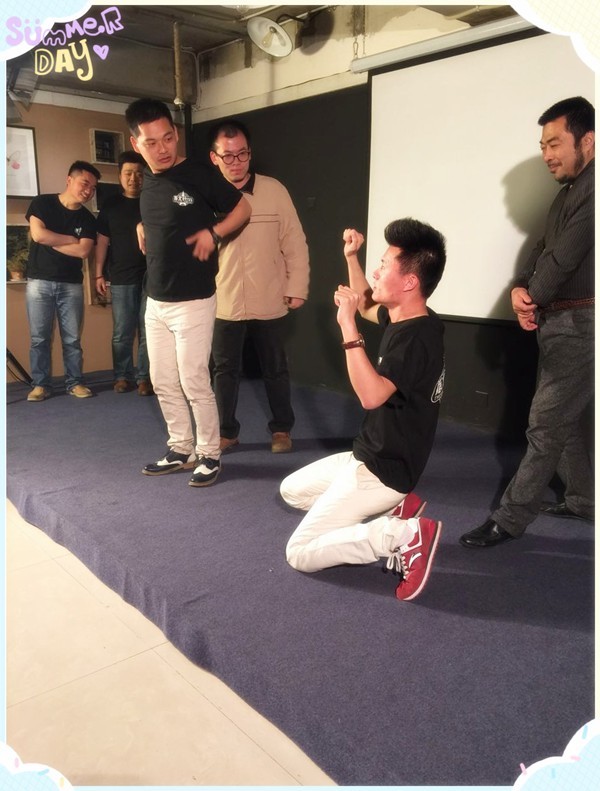 難度增加，連動作都由觀眾設(shè)定~行軍打仗中，路飛是有多怕死？