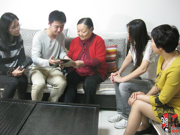 央視戲曲頻道、河南電臺戲曲廣播記者聯(lián)合采訪馬金鳳