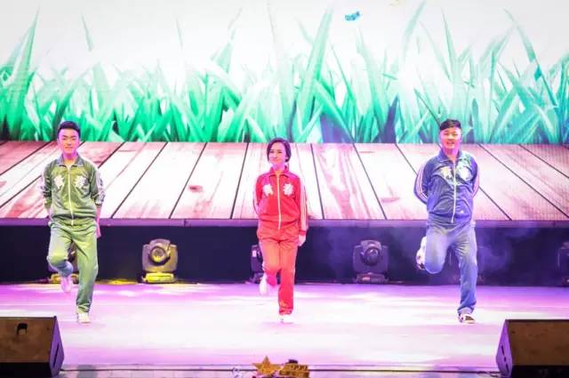 趙帥、夢茹、樂天 舞蹈《咱們屯里的人》