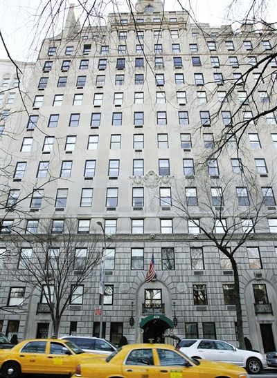 　　2005年，兩人以4400萬美元購入紐約市一套豪宅，裝修花了5000萬。