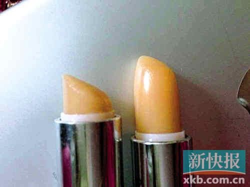 ■蘇小姐將其在專柜和聚美優(yōu)品購買的伊麗莎白雅頓唇膏對比，產(chǎn)品包裝和唇膏顏色明顯不同。