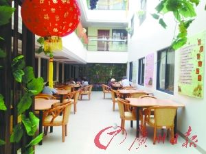 某酒店式養(yǎng)老院的開放餐廳。羅樺琳/圖