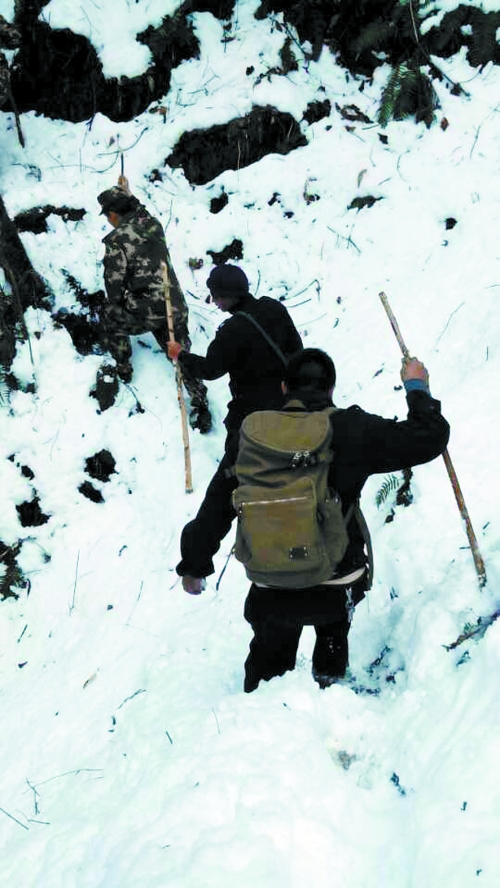 大雪封路，搜尋變得艱難　家屬/供圖
