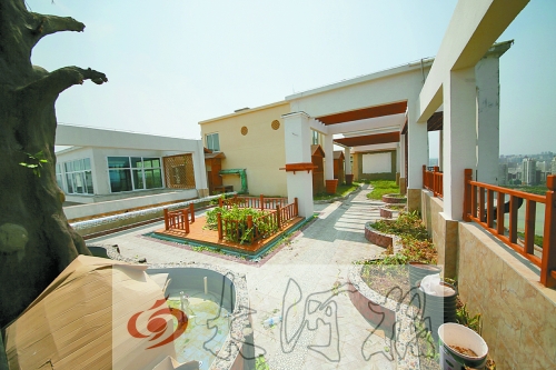 “空中花園”的假樹、水車、小橋都已經(jīng)被拆除