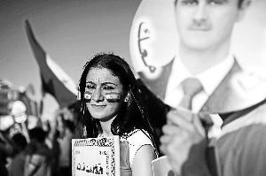 1日，土耳其民眾游行支持巴沙爾政權(quán)。新華社發(fā)