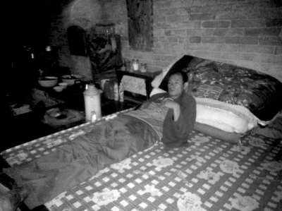 昨晚，張會(huì)英的丈夫接受采訪。記者 懷若谷/攝