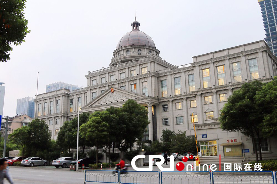 江蘇無(wú)錫曝六座山寨"白宮"