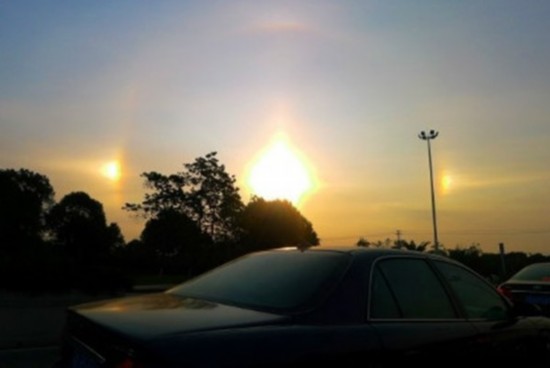 上?，F(xiàn)“3個(gè)太陽”