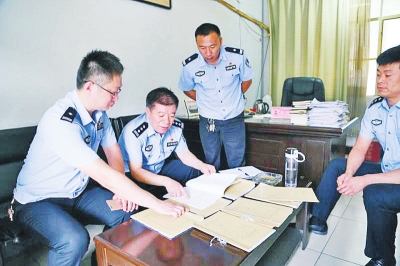 男子身負命案躲藏15年 靠拾廢品、打零工生活