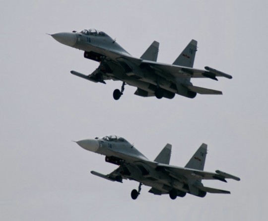 資料圖：解放軍蘇-30戰(zhàn)機編隊飛行。