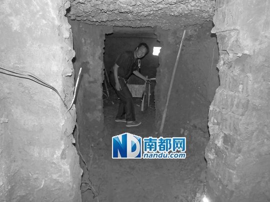 昨日，工人在地宮內(nèi)。CFP圖片