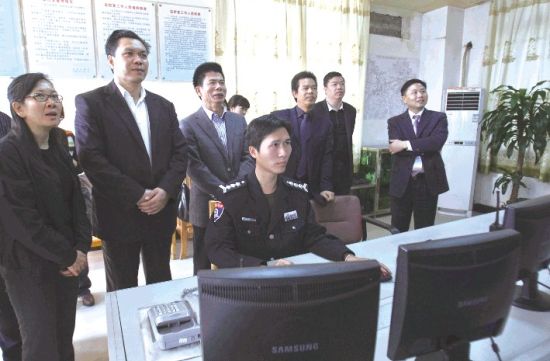 國家民政部農(nóng)村社區(qū)驗收評估組對南海區(qū)農(nóng)村社區(qū)建設(shè)進(jìn)行檢查驗收。