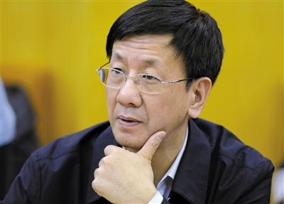 昨日，最高檢檢察長(zhǎng)曹建明在遼寧團(tuán)參加“兩高”報(bào)告分組審議。記者 陳杰 攝