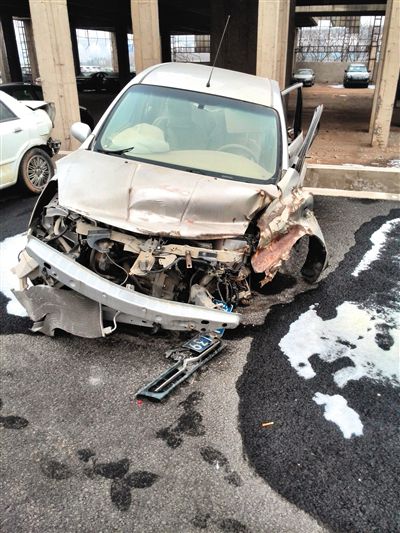 事發(fā)轎車。吳英供圖