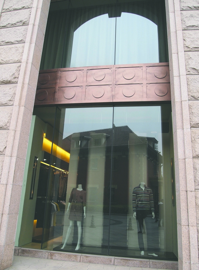 成都新東方千禧大酒店內(nèi)，曾銷售假冒LV產(chǎn)品的店鋪