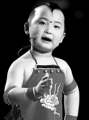 童星鄧?guó)Q賀完成化療 家人稱剩余善款將救其他孩子