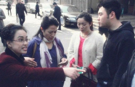 丈母娘從小張的存折中取了20000元，鑒定存折真假