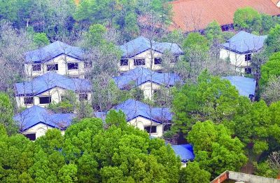 公園爛尾豪華別墅被當公廁 曾計劃建度假村