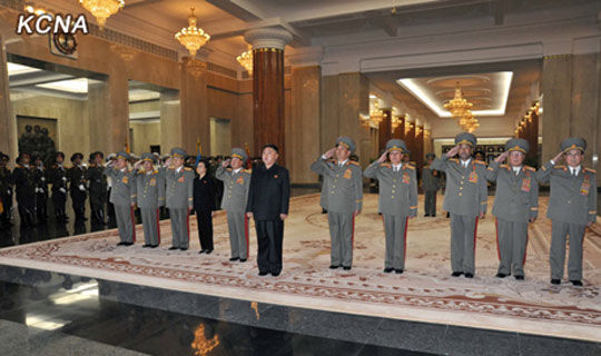 金正恩來到錦繡山太陽宮。圖片來源：朝中社