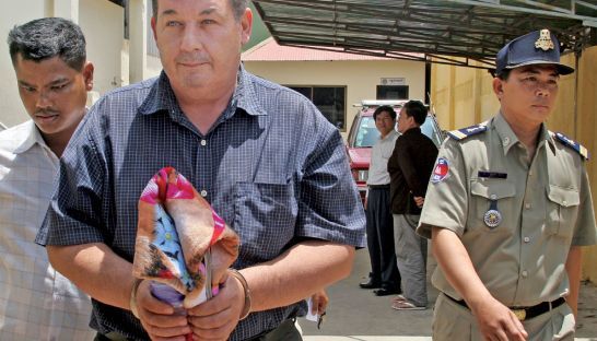 邁克爾·佩佩在柬埔寨被逮捕。