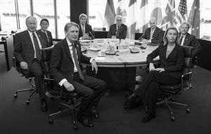 4月15日，日本外相岸田文雄（左二）參加G7外長會 新華社發(fā)