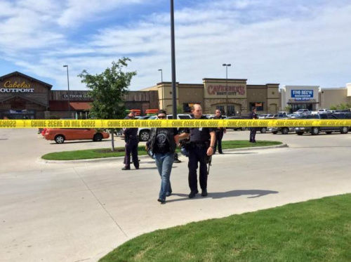 美國得克薩斯州摩托幫派發(fā)生槍戰(zhàn)導致9人身亡