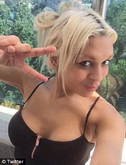 塔拉·赫德森自拍照。