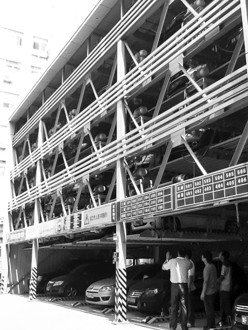 　鄭州新建的28座立體車庫(kù)，多數(shù)沒(méi)有規(guī)劃許可證