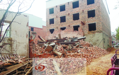 倒塌現(xiàn)場(chǎng)