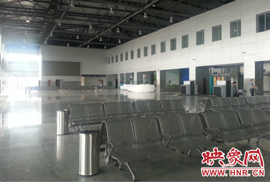 鄭州新客運(yùn)北站候車(chē)大廳。