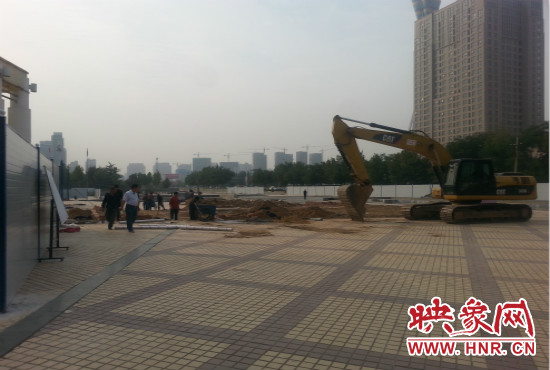 隴海路朝鳳路等三個(gè)站點(diǎn)已經(jīng)實(shí)施圍擋。