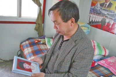 每次想起自己3歲小孫女的無辜離世，老高都深深地悔恨自己交友不慎