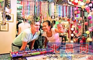 更多的購物樂趣要在夜市、跳蚤市場中慢慢發(fā)掘。