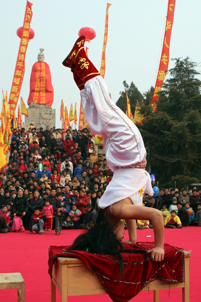 　　超強(qiáng)的演出陣容,超強(qiáng)的娛樂(lè)產(chǎn)品組合。