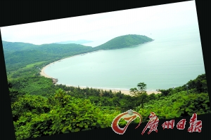 長長的沙灘海岸。