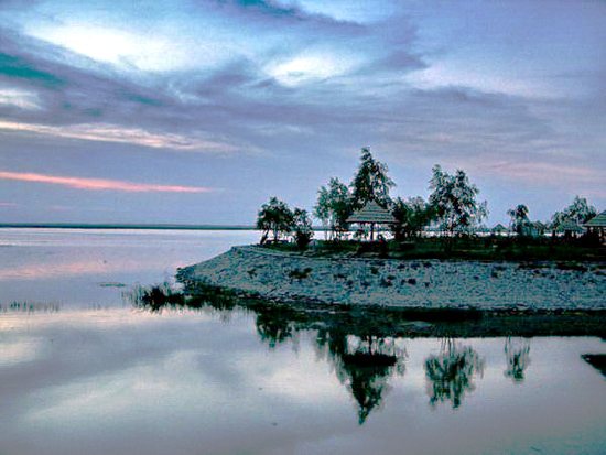 初夏探清涼 持卡尋游我省最美水世界 初夏探清涼 持卡尋游我省最美水世界
