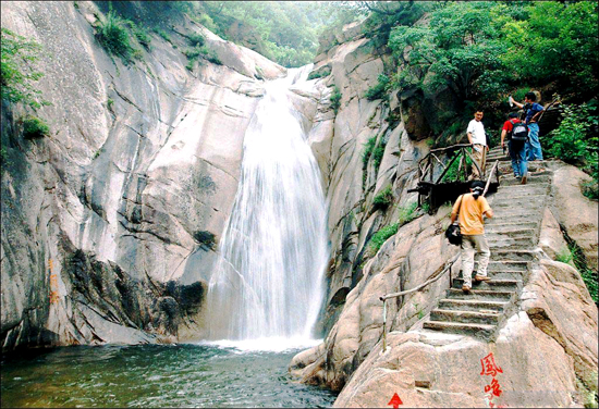 初夏探清涼 持卡尋游我省最美水世界 初夏探清涼 持卡尋游我省最美水世界