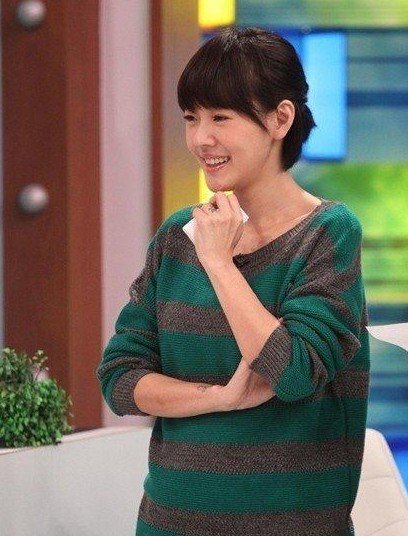 　　小S下巴被稱(chēng)整容界范本