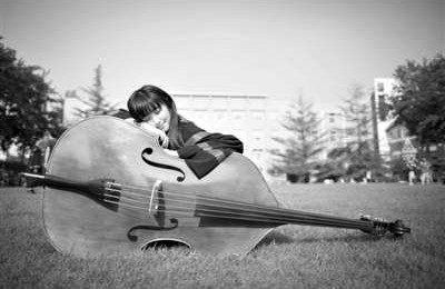 提琴專業(yè)的康康被稱為“人大女神”。