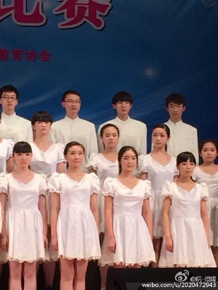 TFboys王源聲樂(lè)比賽 神情投入好專業(yè)