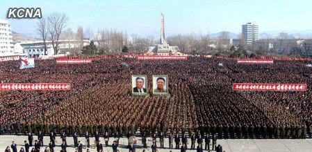 朝鮮民眾稱，朝鮮軍民“將在任意時(shí)期、對(duì)任意對(duì)象隨意實(shí)施無(wú)止境的正義打擊，一定實(shí)現(xiàn)民族的夙愿祖國(guó)統(tǒng)一大業(yè)”。