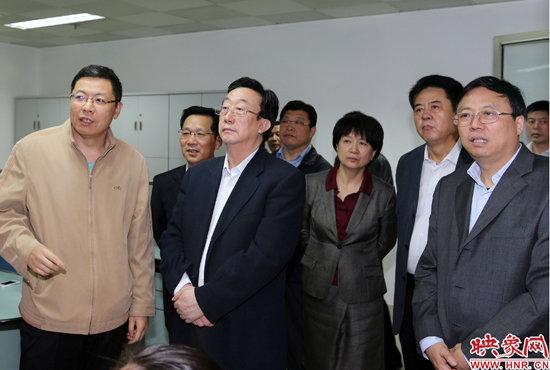 5月9日上午11點(diǎn)10分，河南省委書記郭庚茂一行來(lái)到映象網(wǎng)視察。映象網(wǎng)記者 邵恰 段晉哲攝