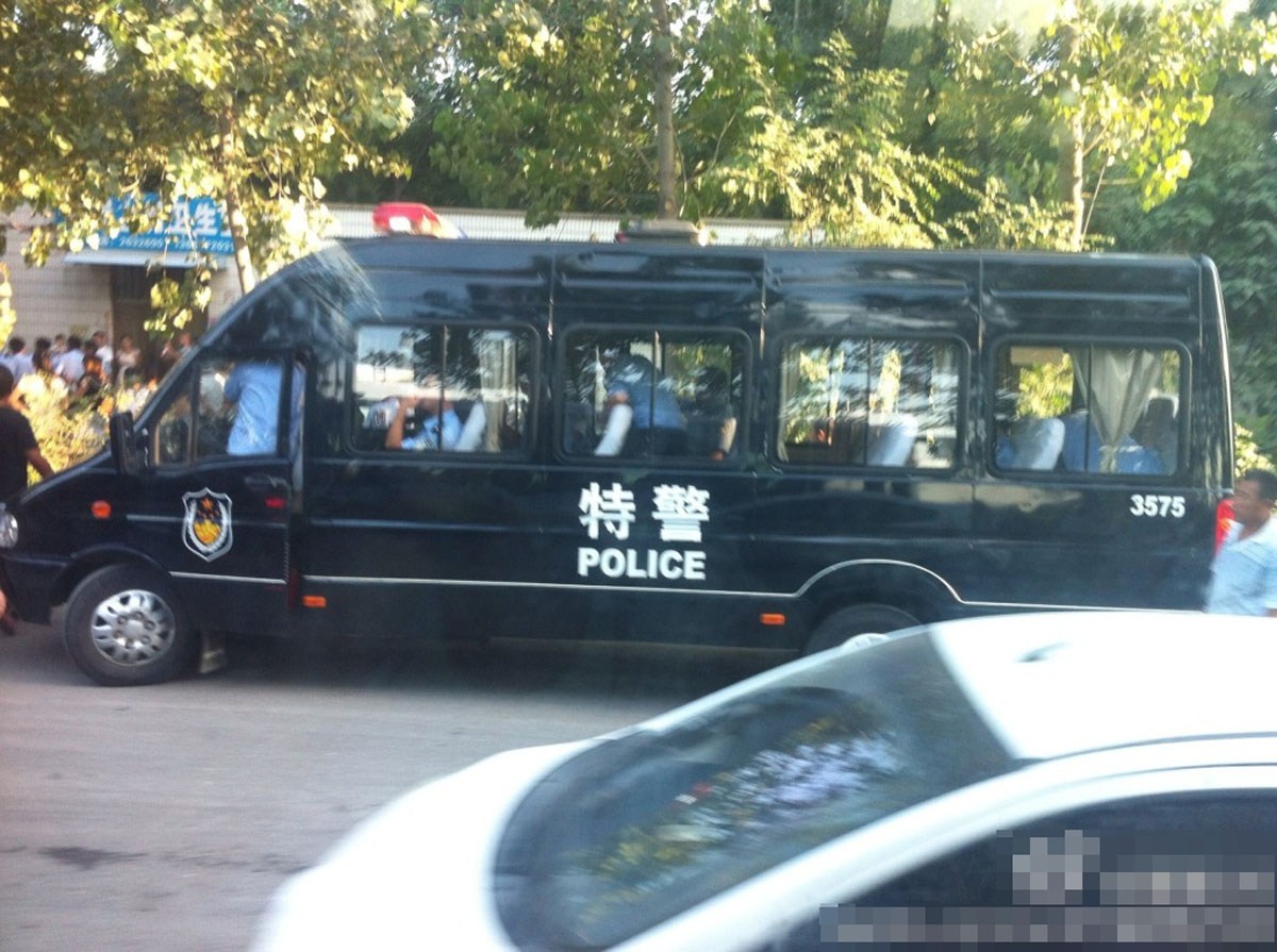 安陽(yáng)公交車(chē)發(fā)生持刀搶劫案2死13傷 圖片來(lái)源網(wǎng)絡(luò)